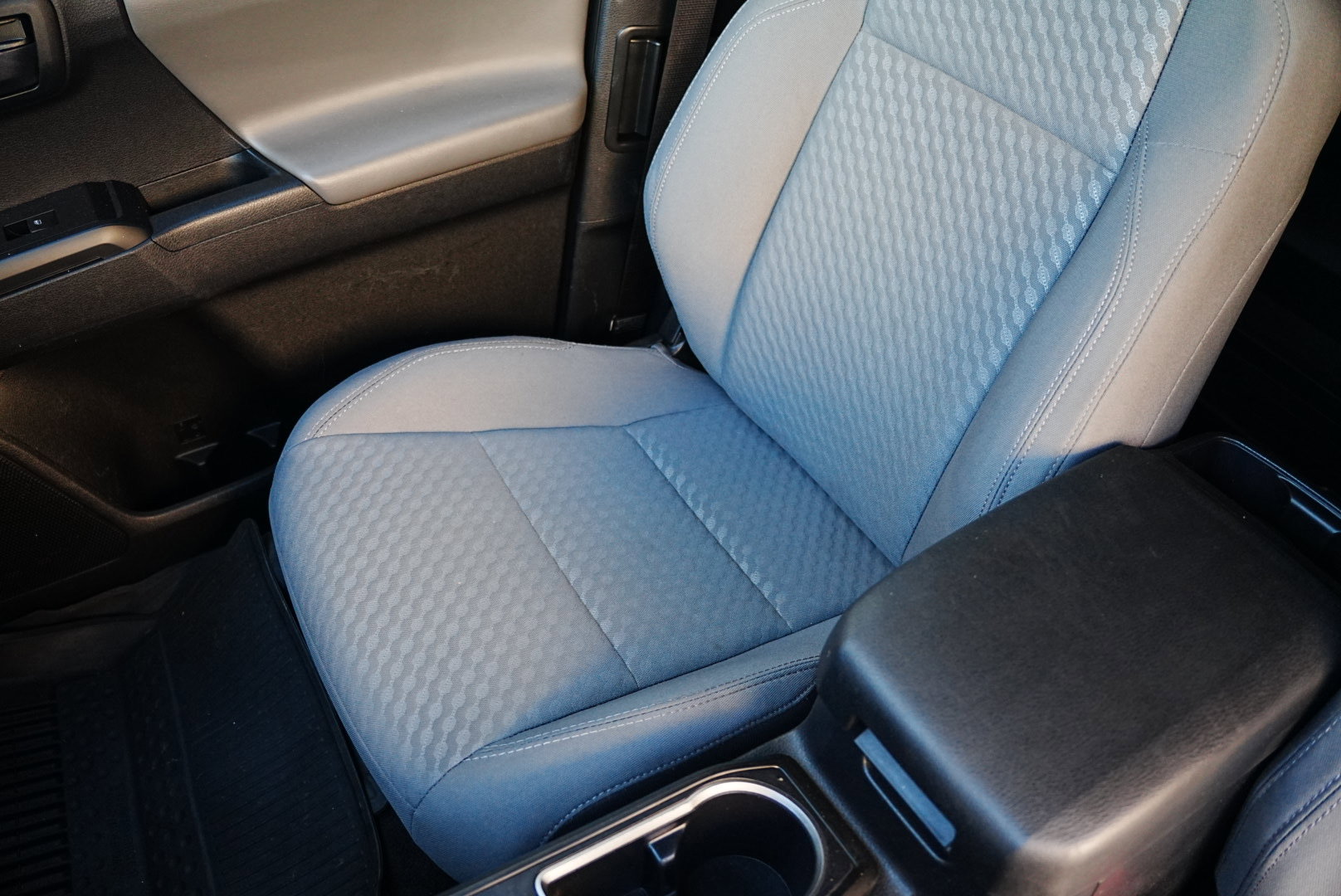 Used 2022 Toyota Tacoma SR image 11