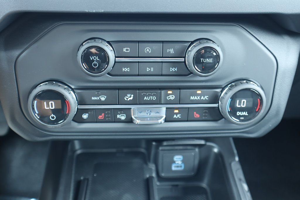 New 2025 Ford Bronco Outer Banks image 9