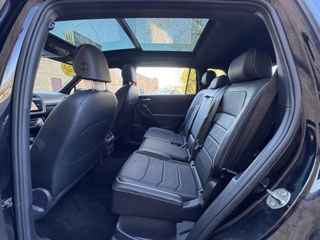 Used 2022 Volkswagen Tiguan SEL R-Line AWD/4WD image 26