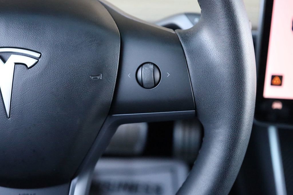 Used 2019 Tesla Model 3 Performance image 29