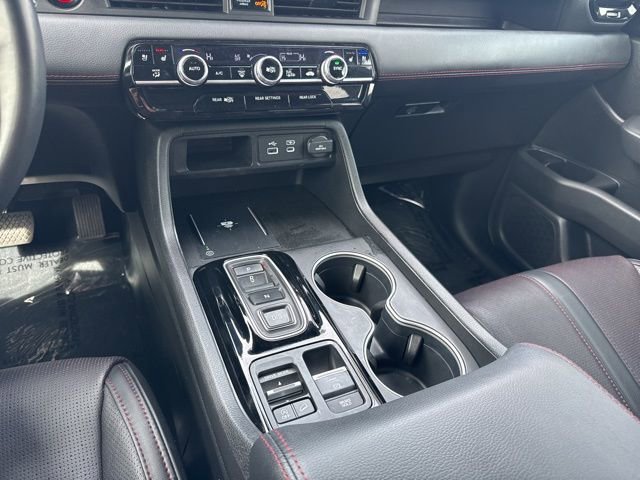 Certified 2025 Honda Pilot Black Edition image 21