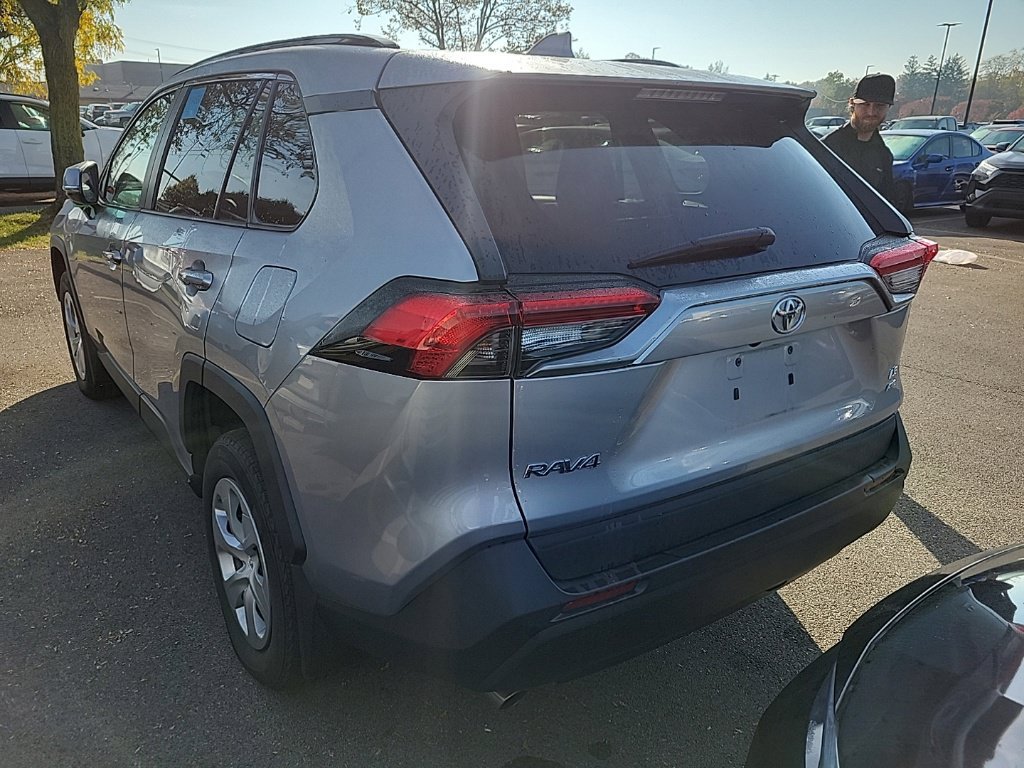 Used 2019 Toyota RAV4 LE w/ All Weather Liner Package AWD/4WD image 4