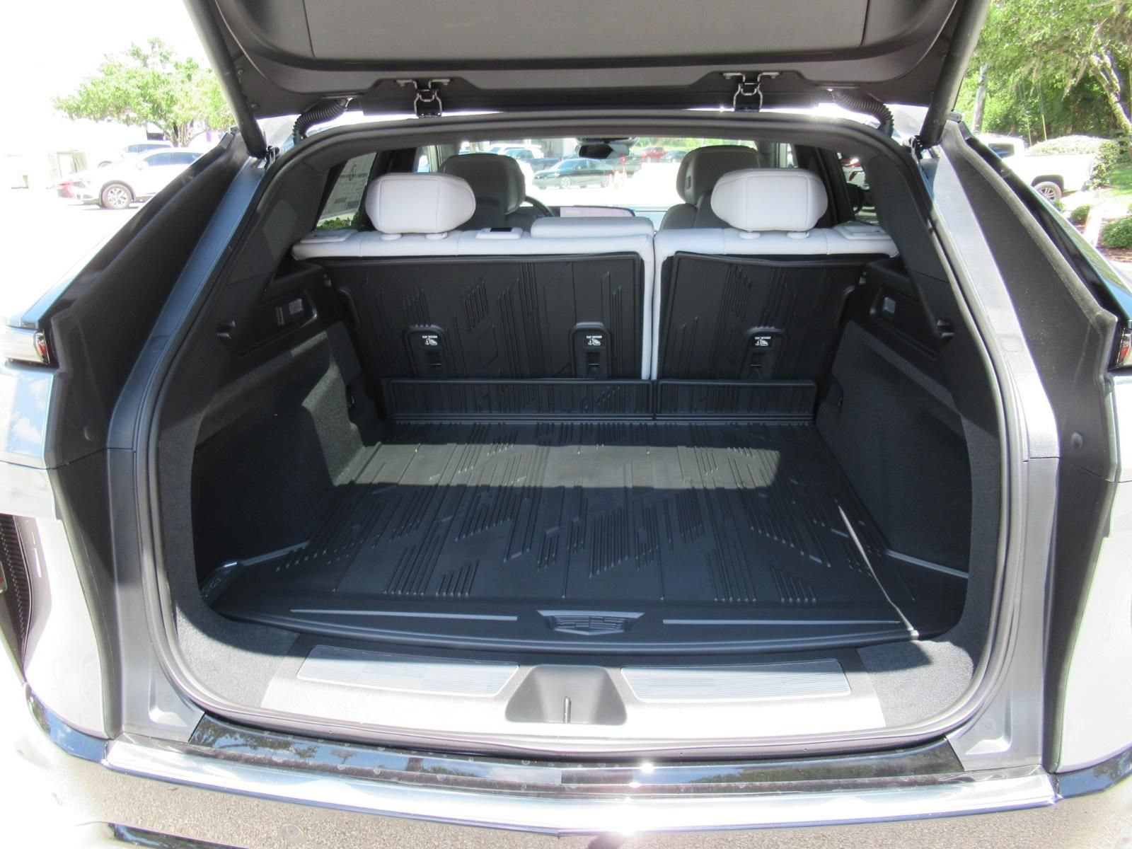 New 2026 Cadillac Lyriq Luxury RWD image 34