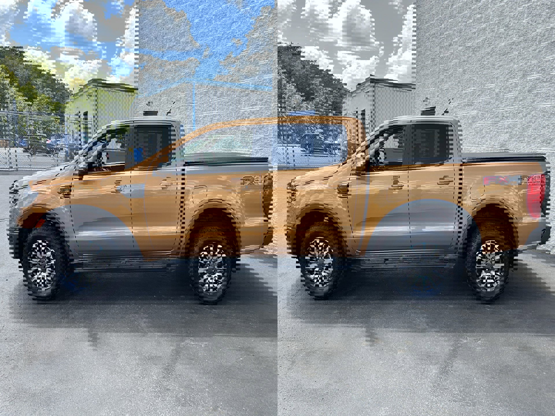 Used 2019 Ford Ranger Lariat w/ Equipment Group 501A Mid image 4