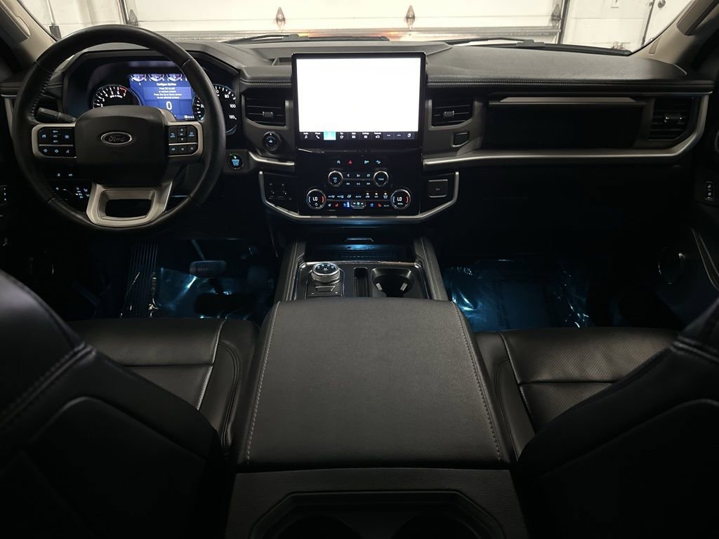 Used 2024 Ford Expedition XLT image 20