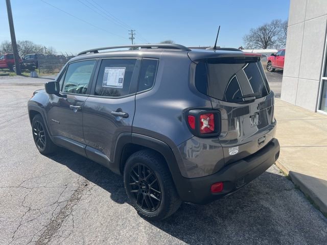Used 2021 Jeep Renegade Latitude w/ Sun & Sound Group FWD image 7