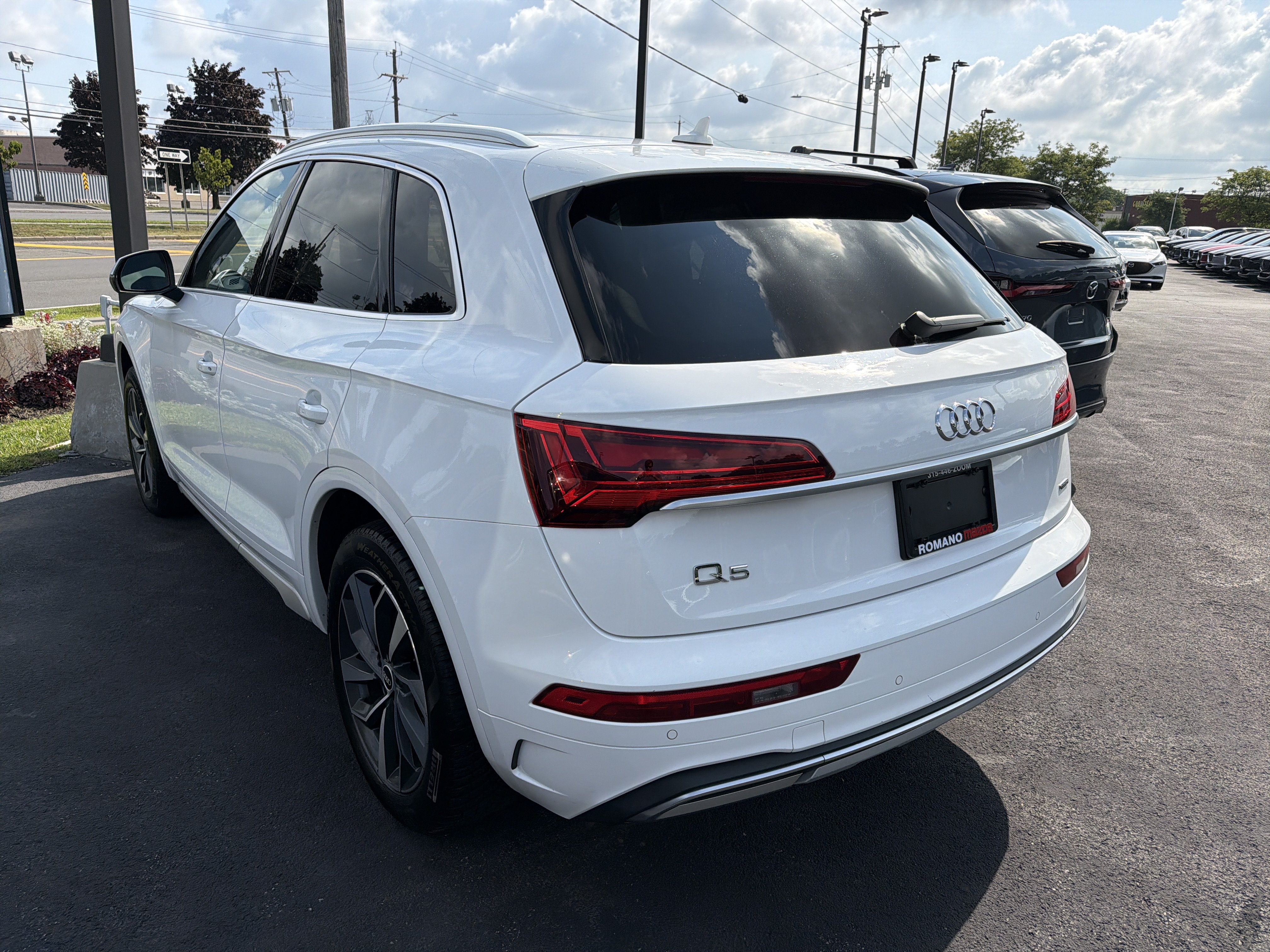 Used 2021 Audi Q5 2.0T Premium Plus w/ Premium Plus Package AWD/4WD image 5