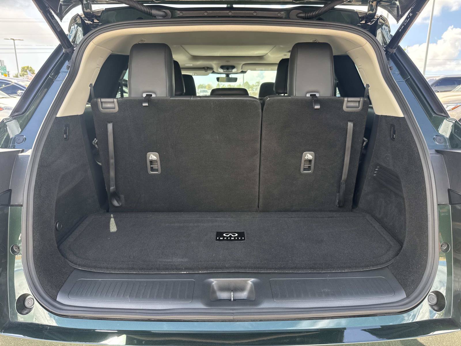 Certified 2026 INFINITI QX60 Luxe w/ Cargo Package FWD image 10