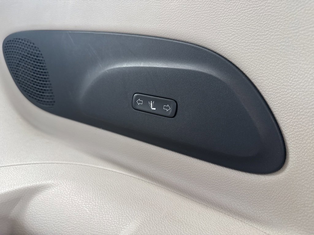 Used 2020 Chrysler Pacifica Limited image 30