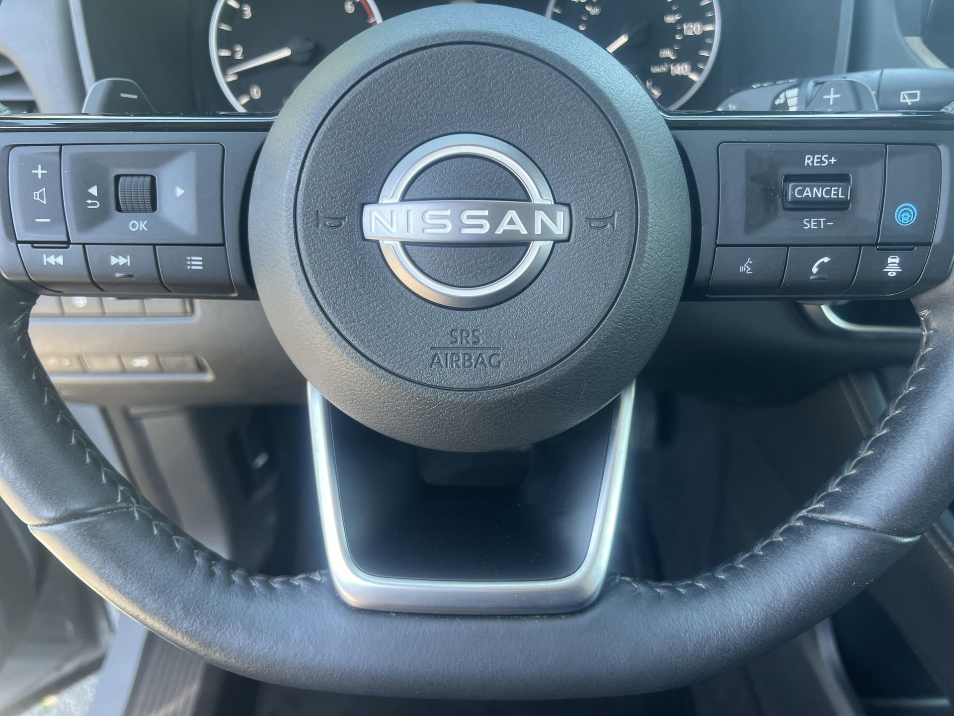 Used 2022 Nissan Rogue SL w/ SL Premium Package image 8