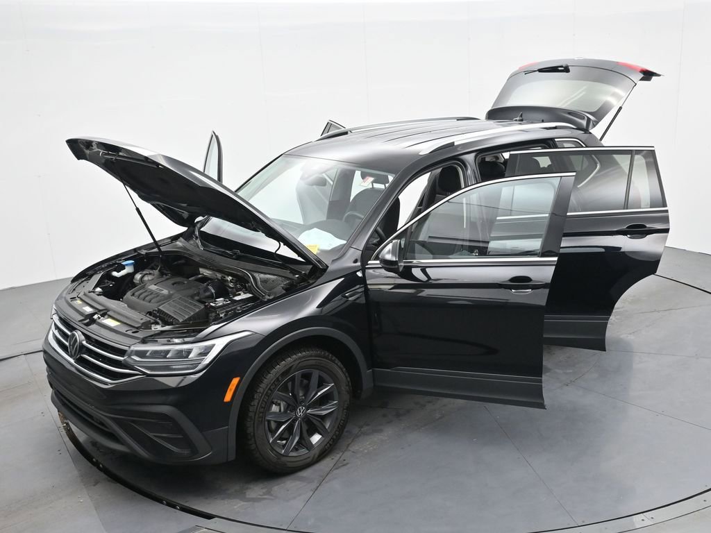 Used 2023 Volkswagen Tiguan SE FWD image 39