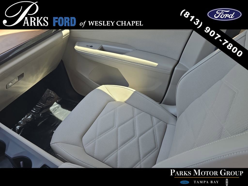 Used 2025 Volkswagen Atlas SE FWD image 13