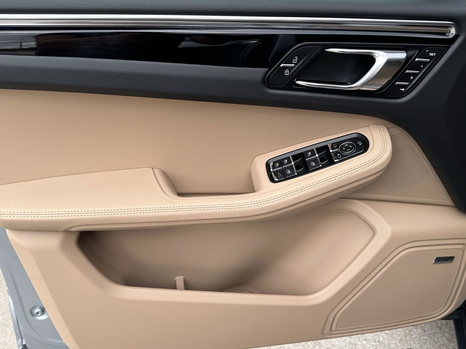 Certified 2026 Porsche Macan image 15