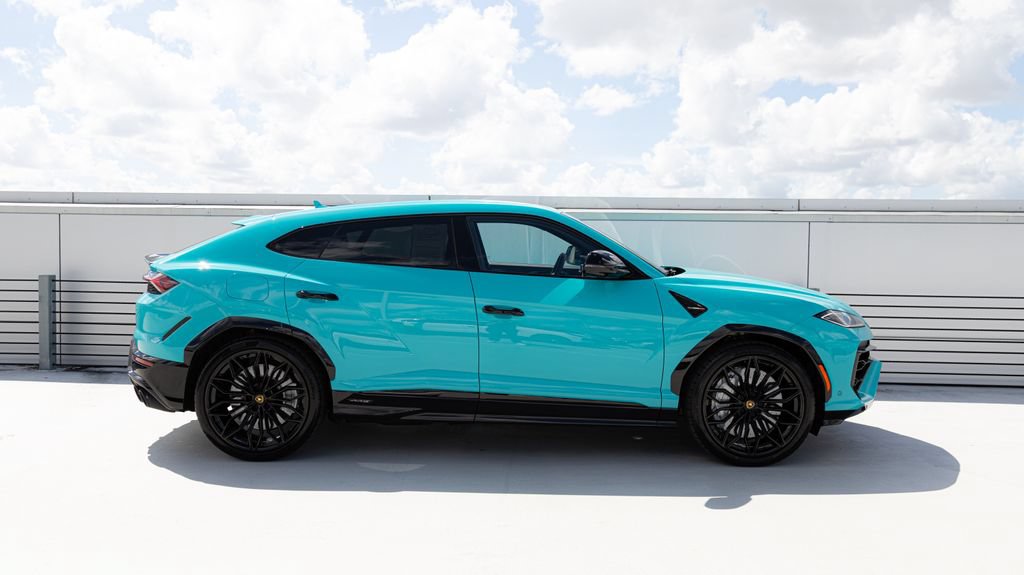 Used 2025 Lamborghini Urus SE AWD/4WD image 4