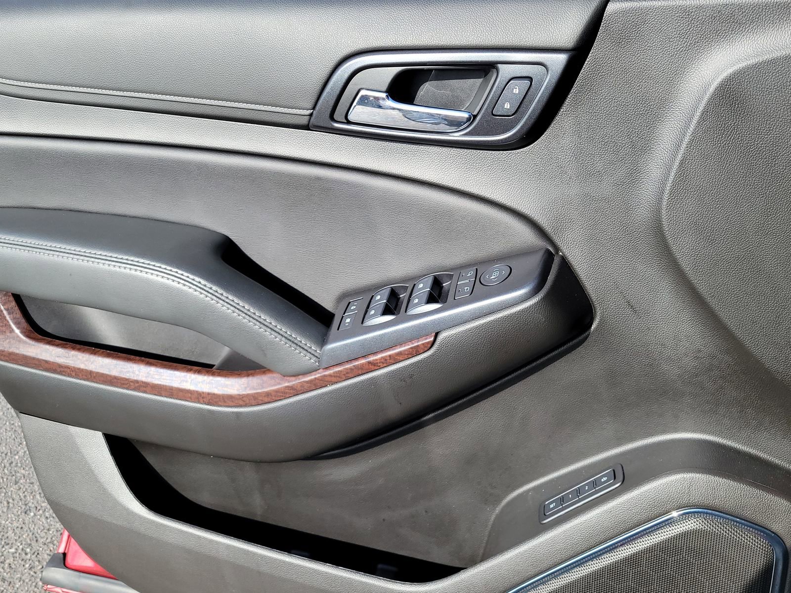 Used 2019 GMC Yukon SLT image 7