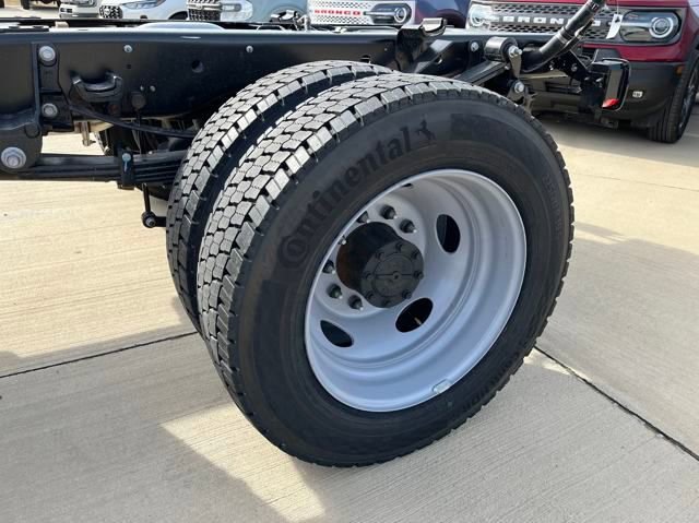 New 2024 Ford F550 4x4 Regular Cab Super Duty image 9