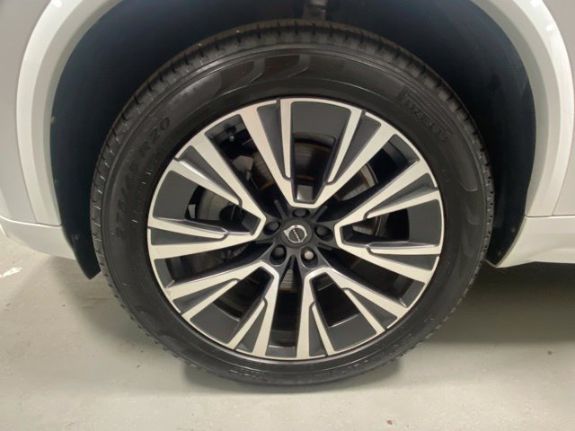 Used 2021 Volvo XC90 T5 Momentum w/ Protection Package AWD/4WD image 5