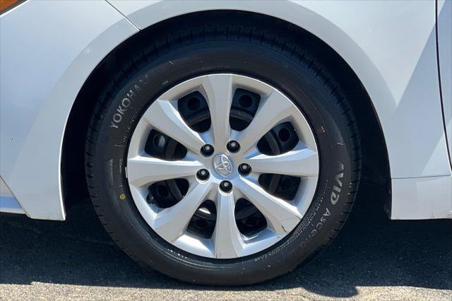 Certified 2025 Toyota Corolla LE FWD image 28