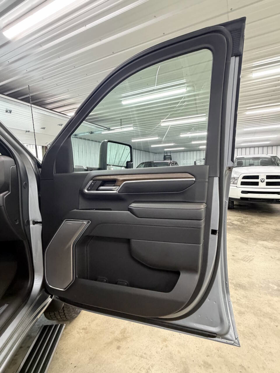 Used 2024 Chevrolet Silverado 2500 High Country w/ High Country Premium Package image 41