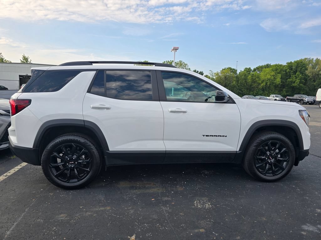 Used 2026 GMC Terrain Elevation w/ Elevation Premium Package AWD/4WD image 8
