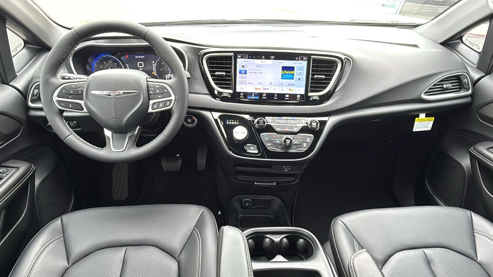 New 2026 Chrysler Voyager LX image 18