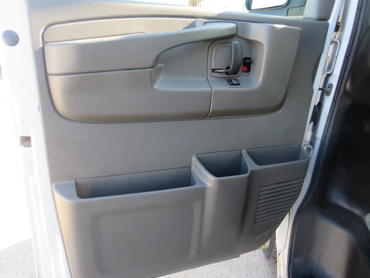 Used 2014 Chevrolet Express 1500 LS image 9