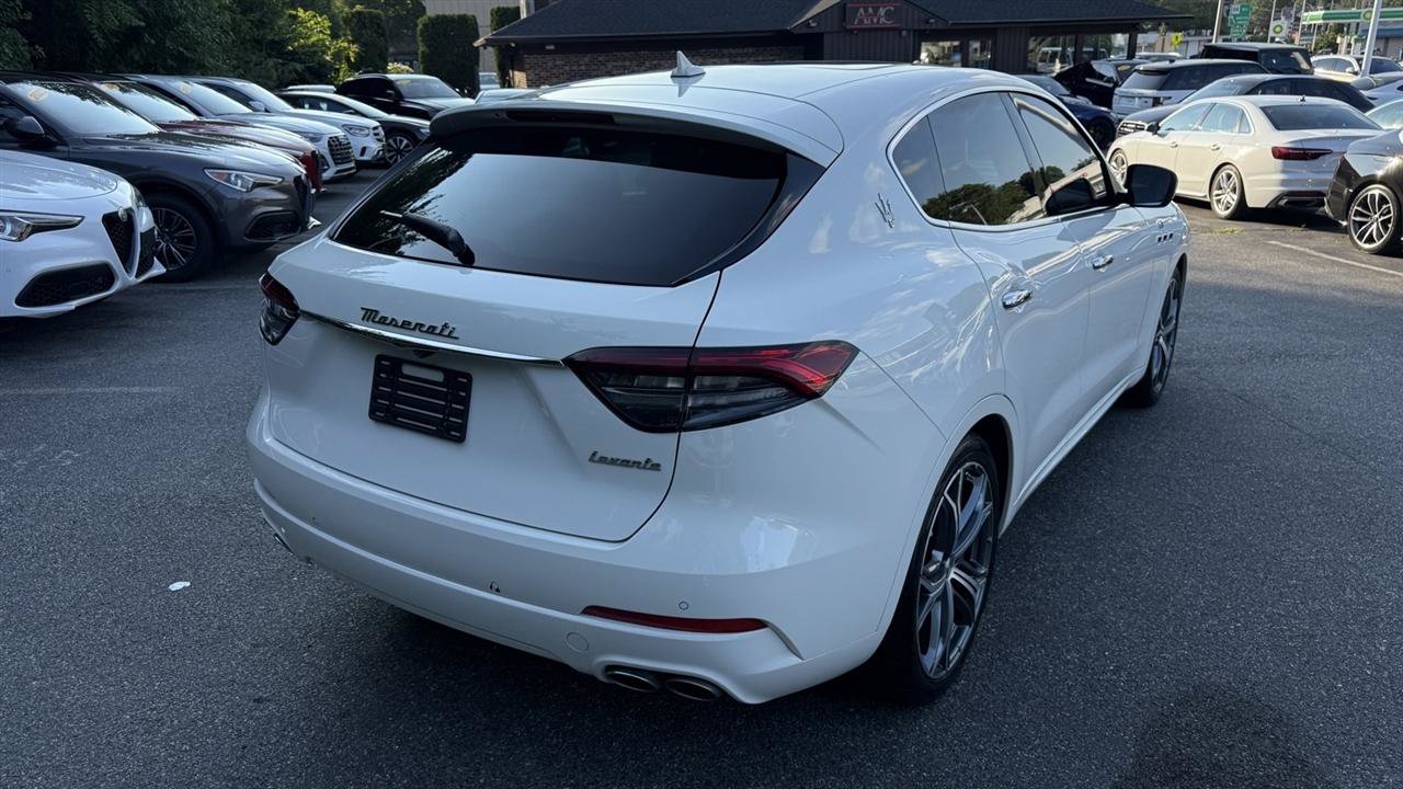 Used 2023 Maserati Levante GT AWD/4WD image 18