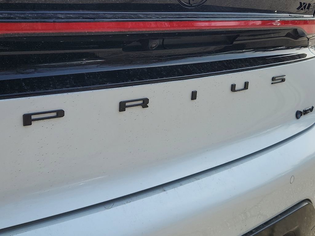 Used 2025 Toyota Prius image 32