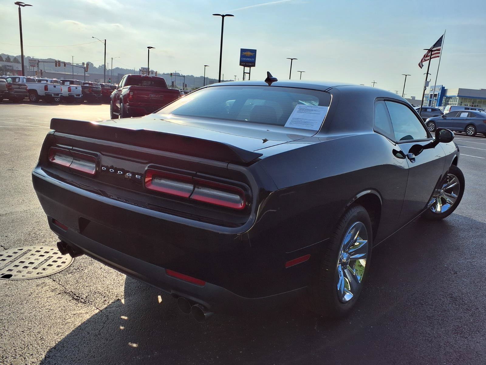 Used 2023 Dodge Challenger SXT RWD image 31