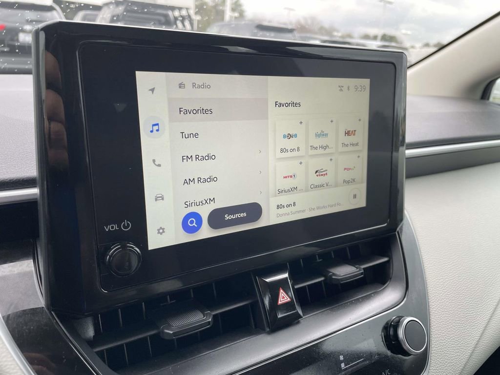 Used 2025 Toyota Corolla LE image 37