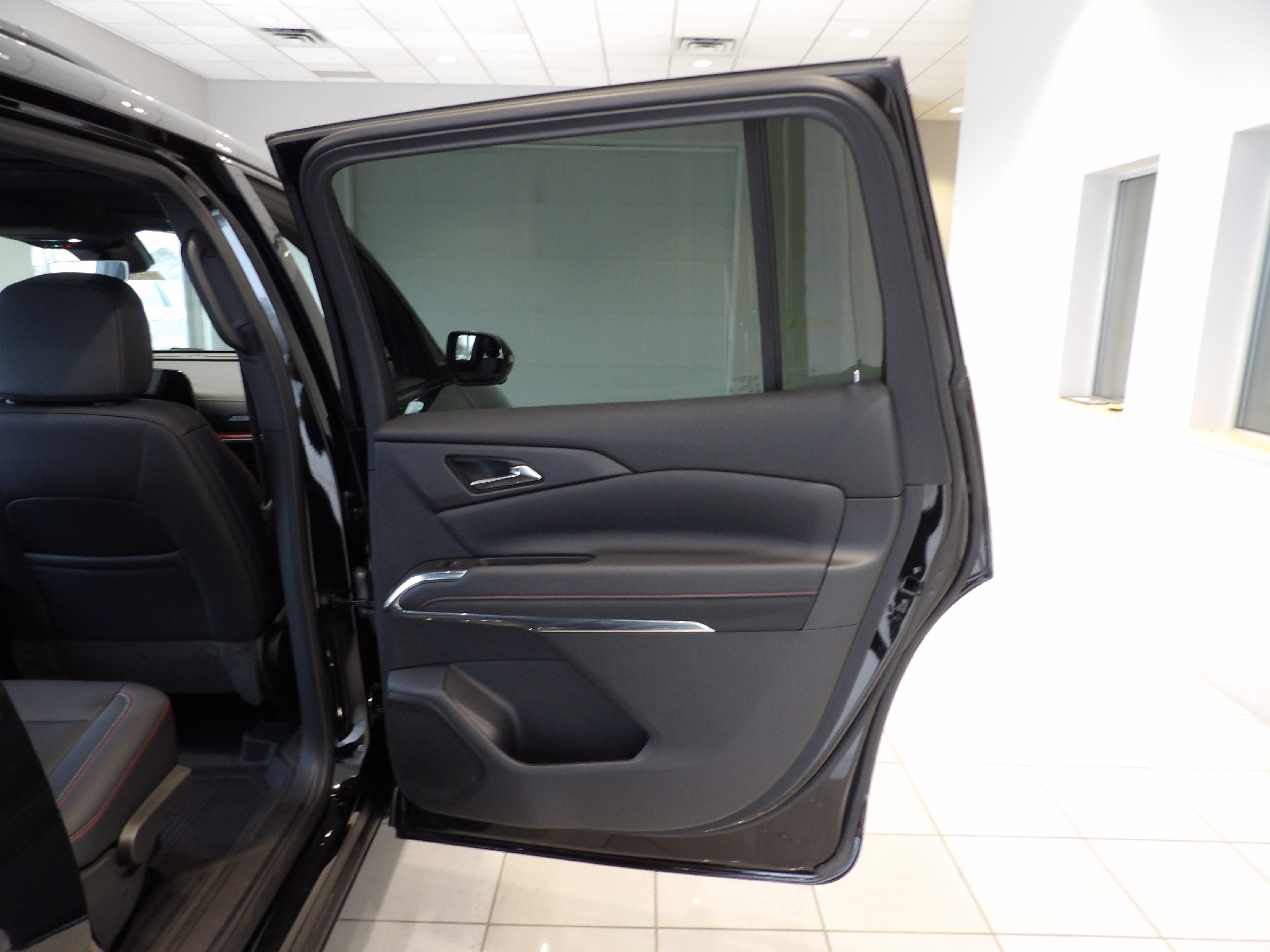 Used 2024 Chevrolet Traverse Z71 w/ LPO, Floor Liner Package image 21