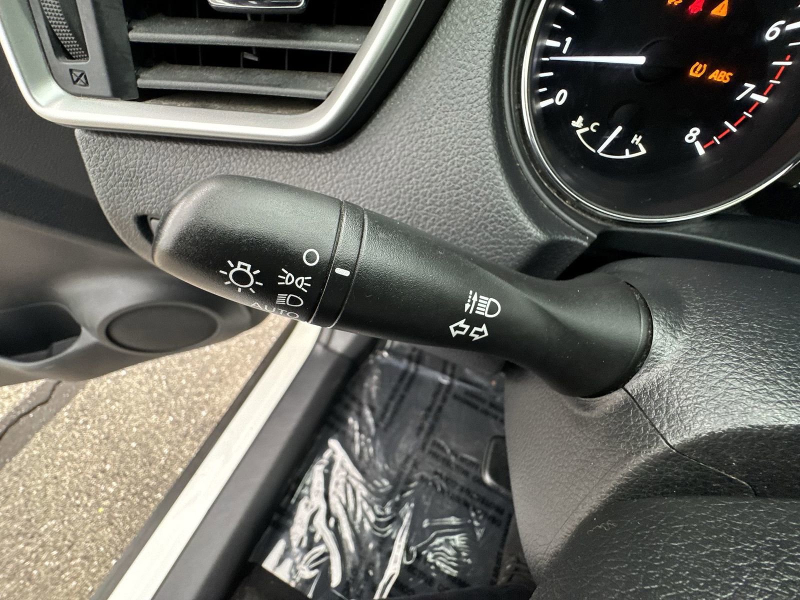 Used 2016 Nissan Rogue SV image 21