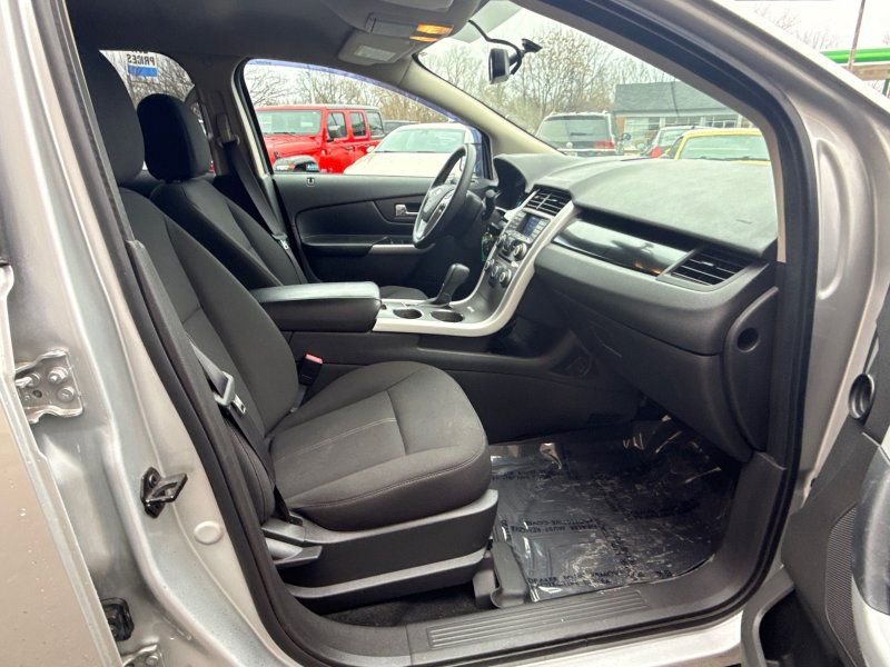 Used 2013 Ford Edge SE image 17