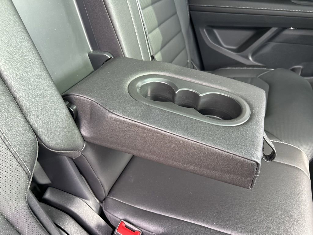 Used 2025 Volkswagen Atlas Cross Sport SEL image 47