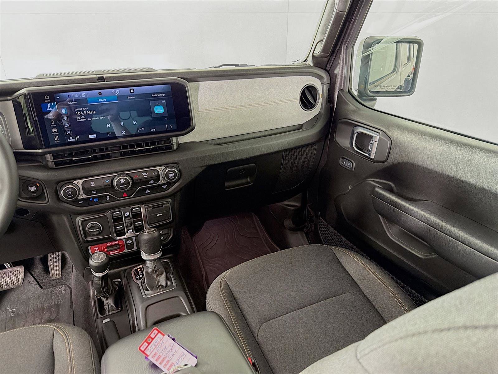 Used 2025 Jeep Wrangler Willys image 22