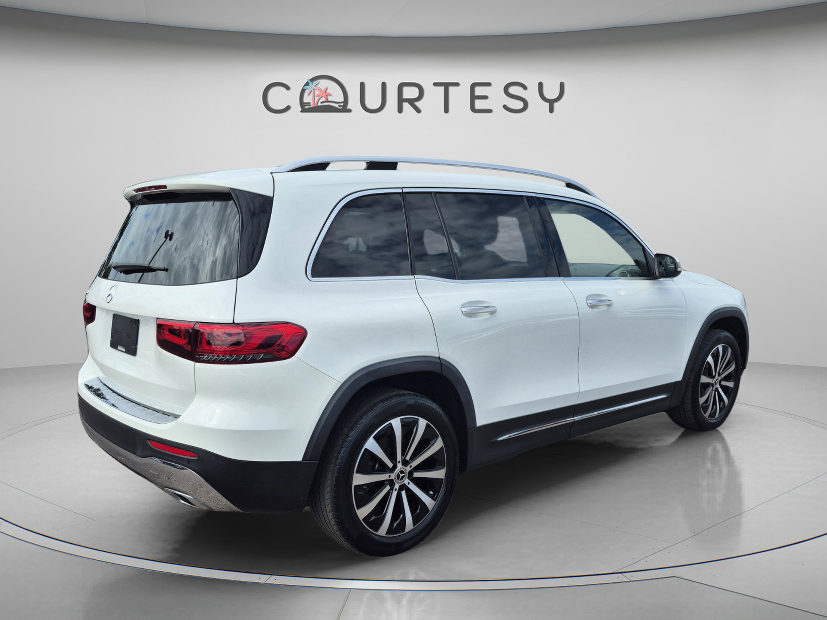 Used 2022 Mercedes-Benz GLB 250 image 7