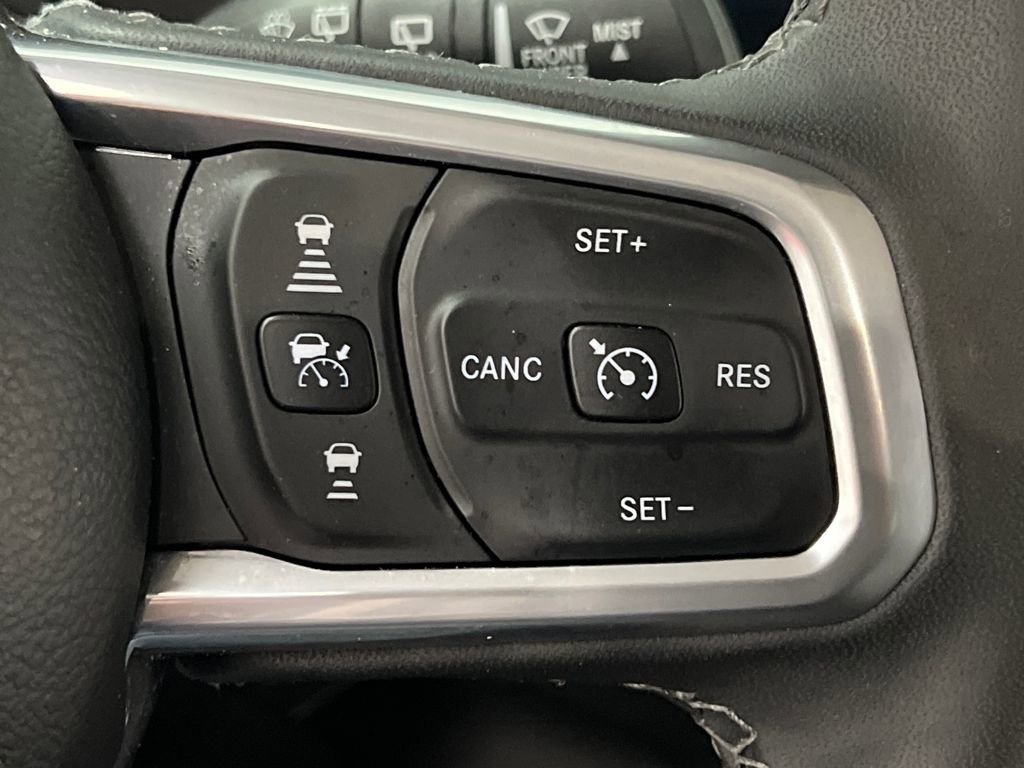 Used 2025 Jeep Wrangler Unlimited Sahara AWD/4WD image 39