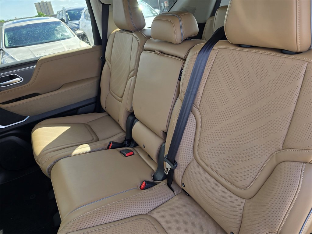 New 2026 INFINITI QX80 Luxe w/ Cargo Package image 12