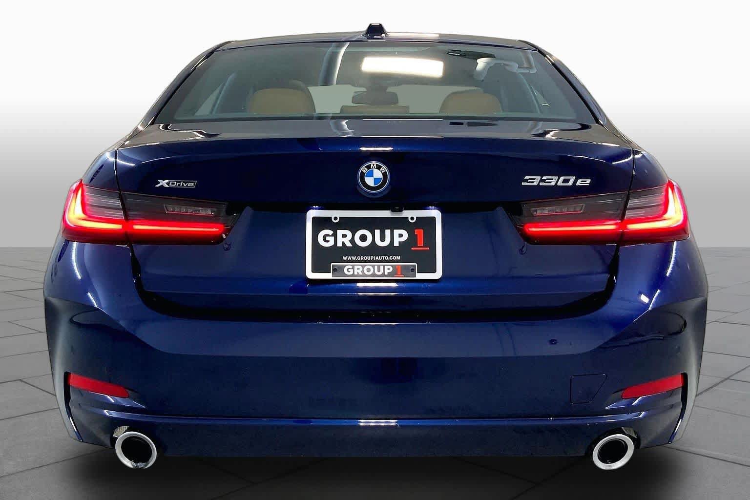 Certified 2023 BMW 330e xDrive w/ Premium Package AWD/4WD image 4