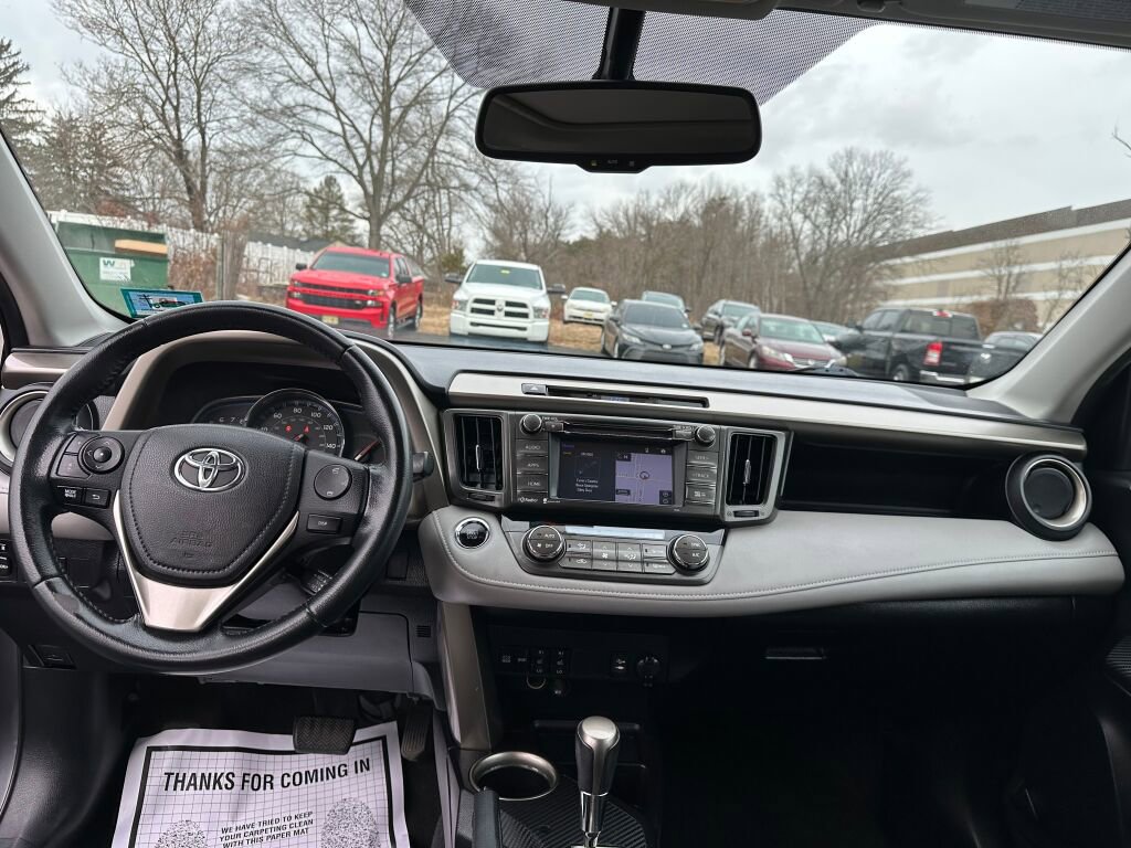 Used 2015 Toyota RAV4 Limited image 19