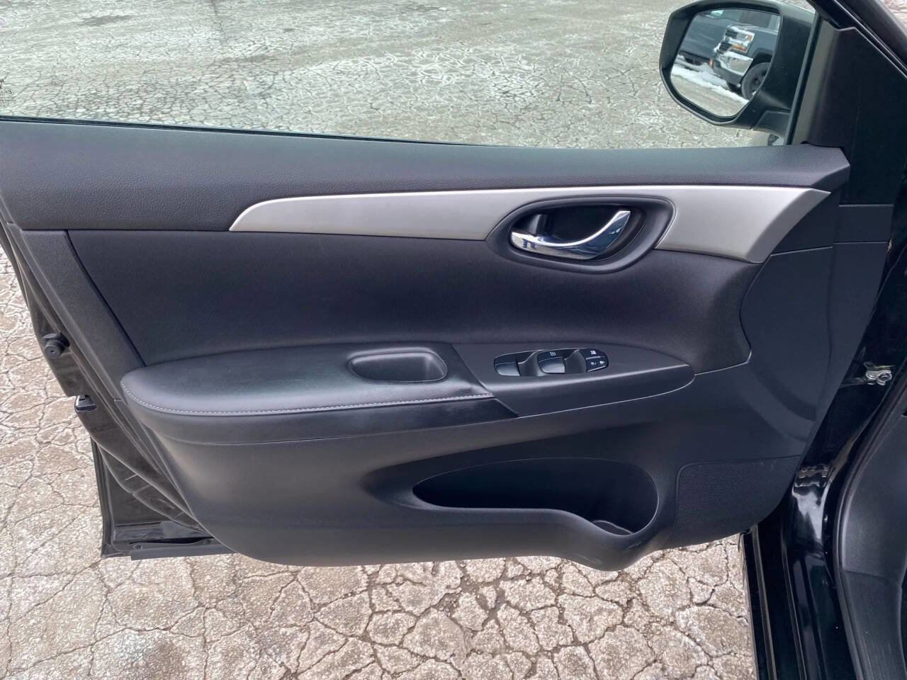 Used 2019 Nissan Sentra S image 10