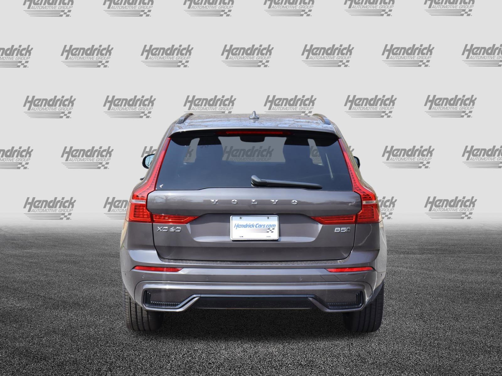 Used 2025 Volvo XC60 B5 Plus image 8