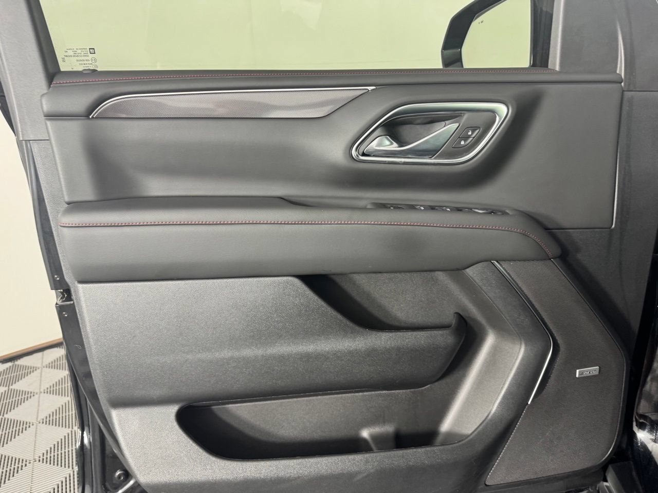 Used 2024 Chevrolet Tahoe RST w/ Luxury Package RWD image 9