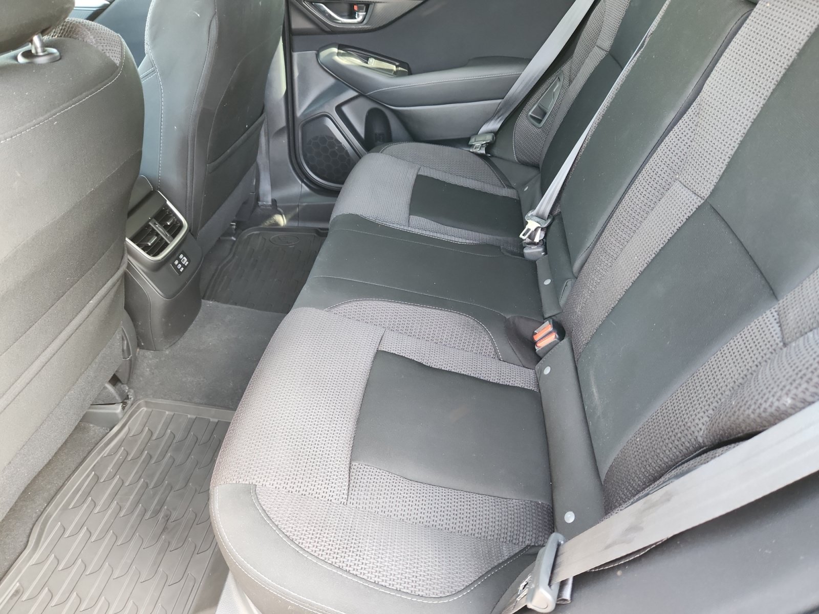 Used 2025 Subaru Outback Premium AWD/4WD image 17