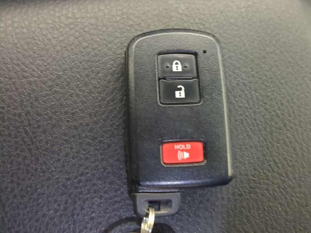 Used 2020 Toyota Tacoma TRD Sport image 33