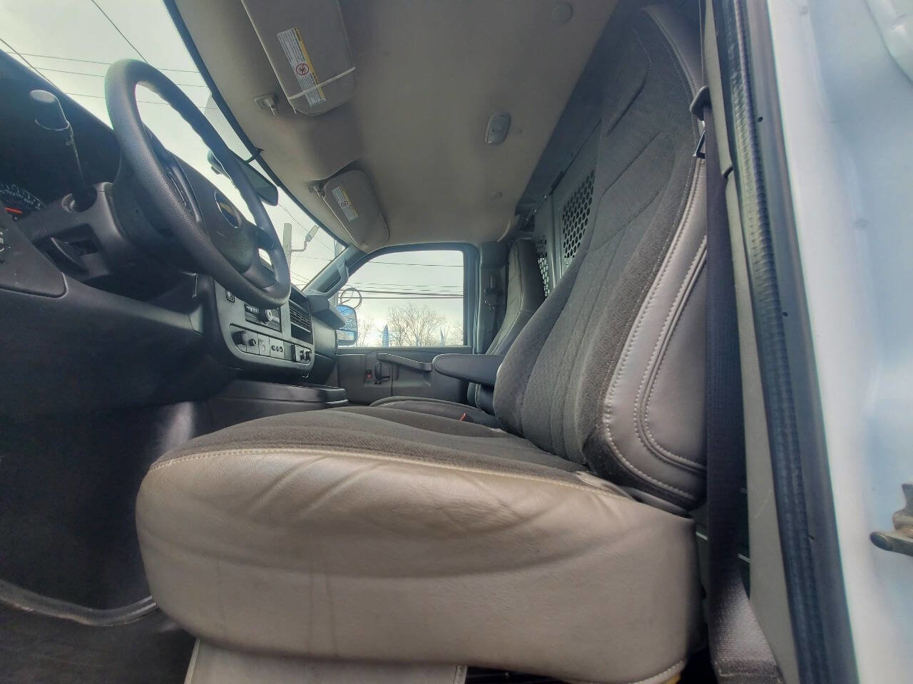 Used 2022 Chevrolet Express 2500 w/ Driver Convenience Package image 12