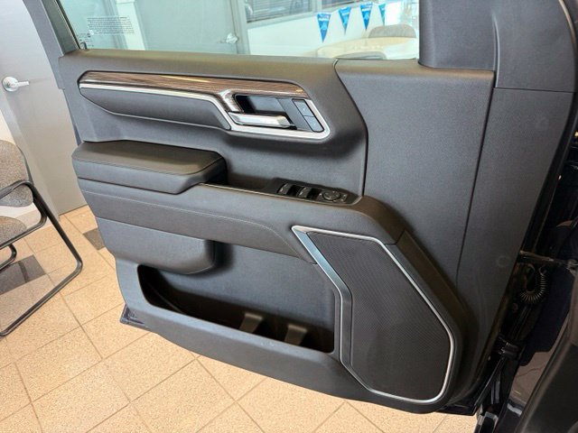 Used 2022 Chevrolet Silverado 1500 LT w/ Protection Package AWD/4WD image 22