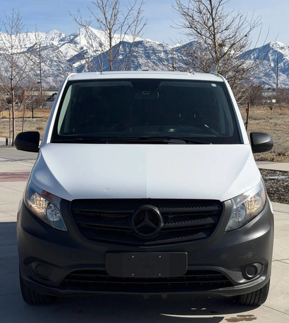 Used 2021 Mercedes-Benz Metris image 2