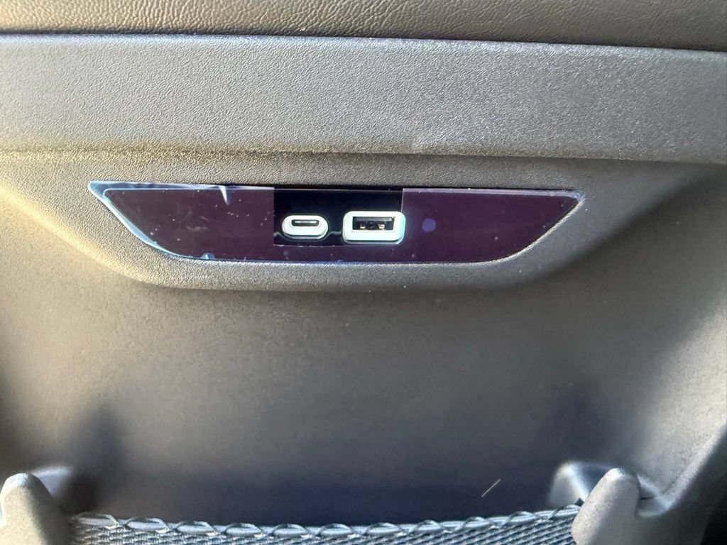 New 2027 Chrysler Pacifica Limited w/ Family Tech Group FWD image 38