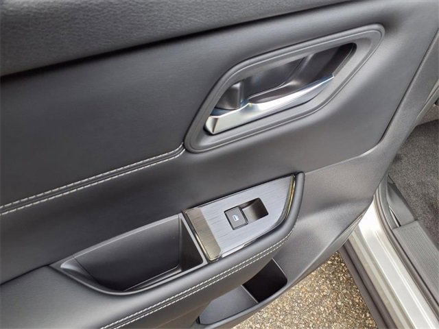 Certified 2025 Nissan Rogue SV w/ SV Premium Package image 19